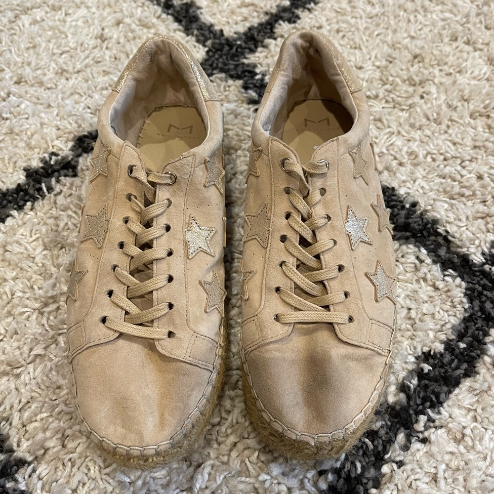 Marc Fisher star gym shoes